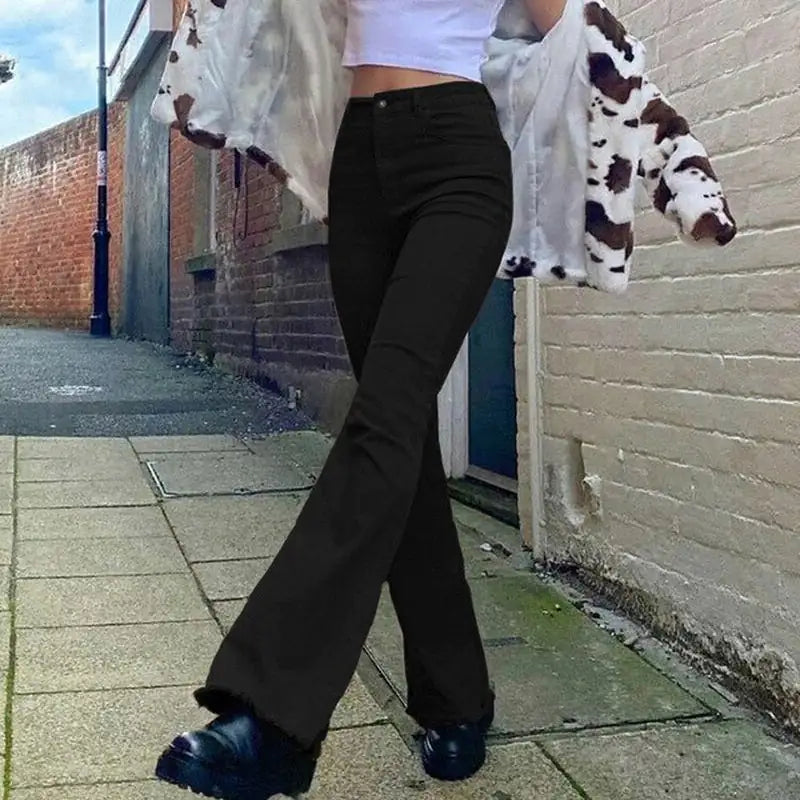 Divine Fit: Jeans de Corte Acampanado para Mujer