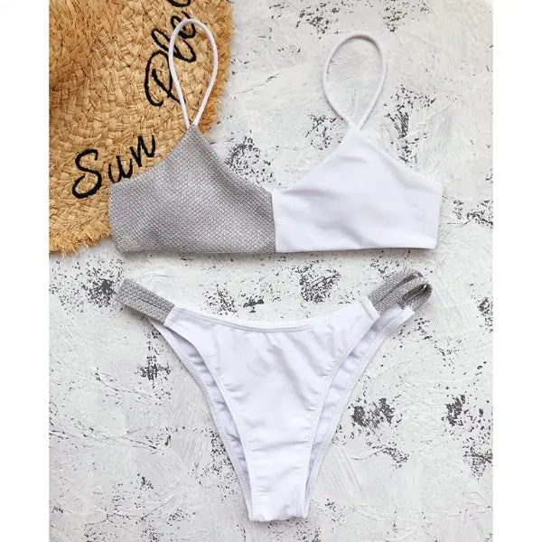 Conjunto de bikini con retazos brillantes