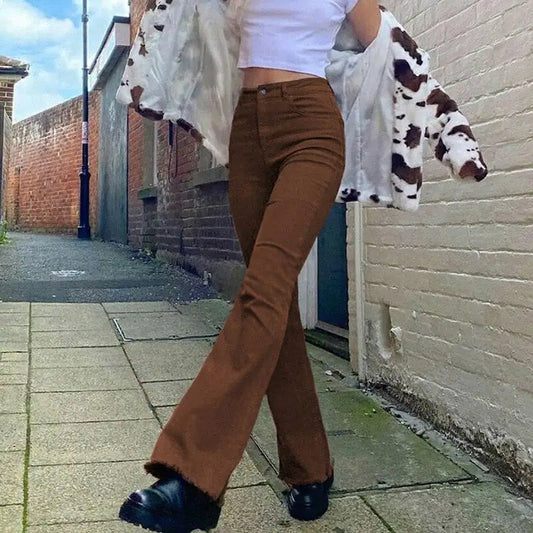 Divine Fit: Jeans de Corte Acampanado para Mujer