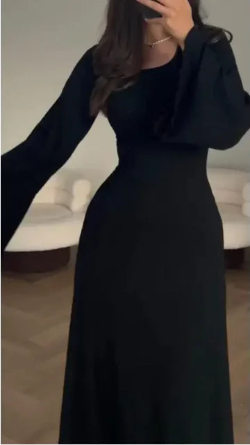 ElegantFlow: Vestido Profesional Holgado de Manga Larga con Abertura