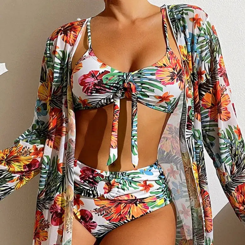 Conjunto de bikini de tres piezas con estampado floral